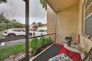 211 Lake Dora Dr, West Palm Beach, FL 33411 - Photo 10