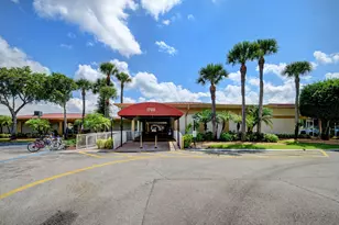 211 Lake Dora Dr, West Palm Beach, FL 33411 - Photo 12