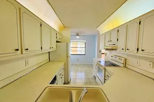 23385 Barwood Ln, Boca Raton, FL 33428 - Photo 8