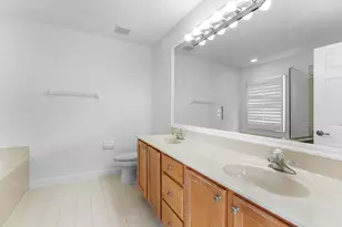 8058 Murano Cir, Palm Beach Gardens, FL 33418 - Photo 18