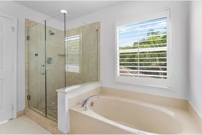 8058 Murano Circle, Palm Beach Gardens, FL 33418 - Photo 28