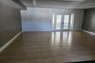 2619 NW 47th Ln, Lauderdale Lakes, FL 33313 - Photo 8