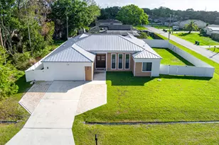 1199 SE Puritan Ln, Port Saint Lucie, FL 34983 - Photo 6