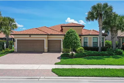 301 SE Huntington Circle, Port Saint Lucie, FL 34984 - Photo 2