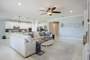 301 SE Huntington Cir, Port Saint Lucie, FL 34984 - Photo 6