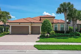 301 SE Huntington Cir, Port Saint Lucie, FL 34984 - Photo 2