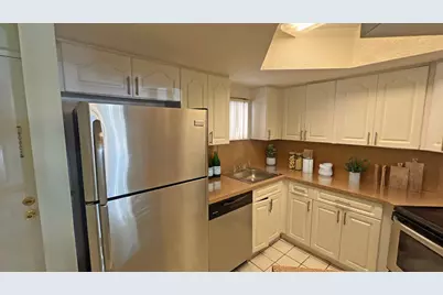 8343 Lake Drive #207, Doral, FL 33166 - Photo 6