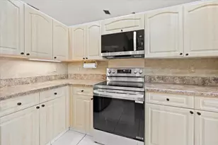 9615 Sun Pointe Dr, Boynton Beach, FL 33437 - Photo 10