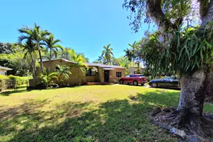 1060 NE 122nd St, North Miami, FL 33161 - Photo 1