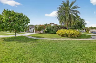 6163 Amberwoods Dr, Boca Raton, FL 33433 - Photo 4