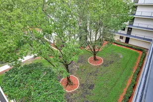 6190 Woodlands Blvd, Tamarac, FL 33319 - Photo 10