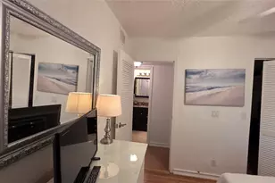 2801 Somerset Dr, Lauderdale Lakes, FL 33311 - Photo 16