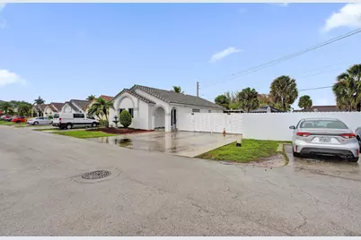 7635 NW 168th Terrace, Hialeah, FL 33015 - Photo 20