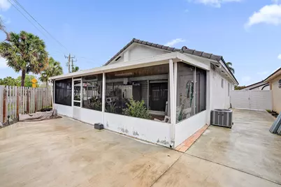 7635 NW 168th Terrace, Hialeah, FL 33015 - Photo 16