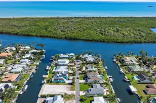 8531 SE Driftwood St, Hobe Sound, FL 33455 - Photo 1