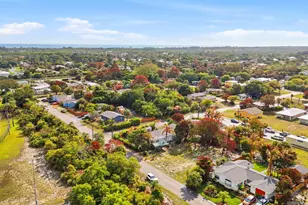 8160 SE Washington Ave, Hobe Sound, FL 33455 - Photo 6