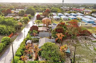 8160 SE Washington Ave, Hobe Sound, FL 33455 - Photo 8