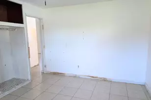 521 N 22nd St, Fort Pierce, FL 34950 - Photo 4