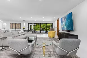 843 NE Mulberry Dr, Boca Raton, FL 33487 - Photo 8