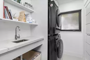 843 NE Mulberry Dr, Boca Raton, FL 33487 - Photo 36