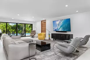 843 NE Mulberry Dr, Boca Raton, FL 33487 - Photo 10