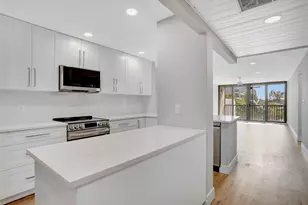 7 Royal Palm Way, Boca Raton, FL 33432 - Photo 2