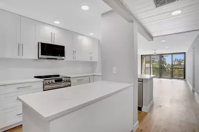 7 Royal Palm Way #404, Boca Raton, FL 33432 - Photo 2