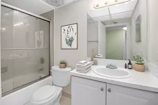 8160 Geneva Ct, Doral, FL 33166 - Photo 4