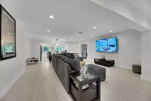 2633 NE 3rd Ave, Wilton Manors, FL 33334 - Photo 4