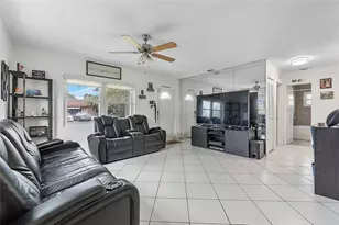 9804 NW 70th St, Tamarac, FL 33321 - Photo 4