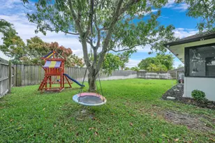 107 Segovia Ave, Royal Palm Beach, FL 33411 - Photo 34