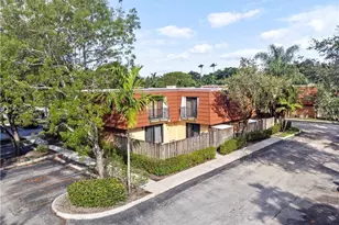 9951 NW 6th Ct, Plantation, FL 33324 - Photo 2
