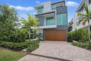 1070 Del Harbour Dr, Delray Beach, FL 33483 - Photo 2