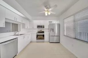 801 SW 141st Ave, Pembroke Pines, FL 33027 - Photo 2