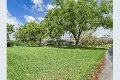 595 45th Court, Vero Beach, FL 32968 - Photo 2