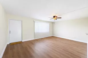 700 Village Green Ct, Palm Springs, FL 33461 - Photo 6