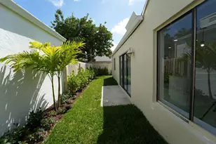875 NW 22nd Ave, Delray Beach, FL 33445 - Photo 32