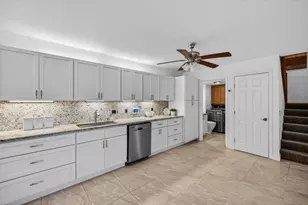 9101 SW 19th Pl, Davie, FL 33324 - Photo 14