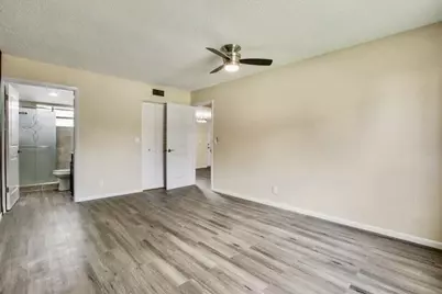 705 Lori Drive #104, Palm Springs, FL 33461 - Photo 4