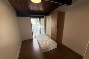 19428 NE 26th Ave, Miami, FL 33180 - Photo 48