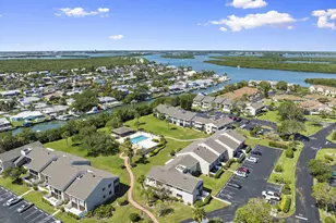 3209 S Lakeview Cir, Hutchinson Island, FL 34949 - Photo 38