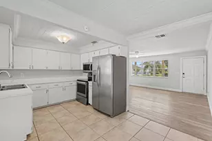 767 Rolling Hill Dr, Sebastian, FL 32958 - Photo 2