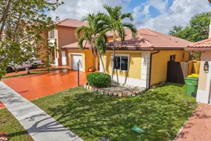 2724 NE 42nd Ave, Homestead, FL 33033 - Photo 2