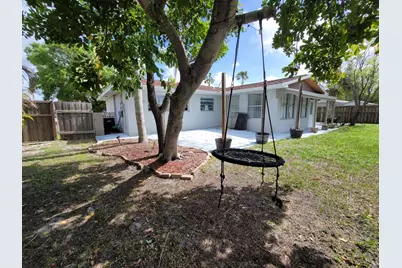 262 NE Floresta Drive, Port Saint Lucie, FL 34983 - Photo 36
