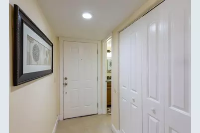 154 Capri #D, Delray Beach, FL 33484 - Photo 6