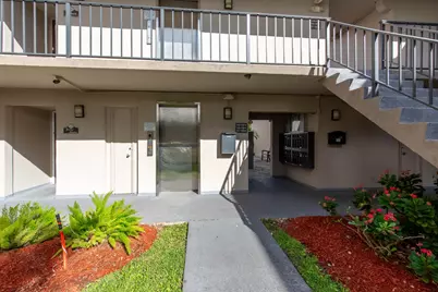 154 Capri #D, Delray Beach, FL 33484 - Photo 4