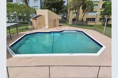 8030 Hampton Boulevard #404, North Lauderdale, FL 33068 - Photo 18