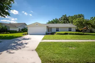 4126 Birchwood Dr, Boca Raton, FL 33487 - Photo 2