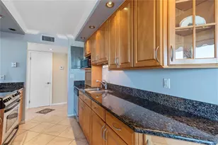 2881 NE 33rd Ct, Fort Lauderdale, FL 33306 - Photo 8