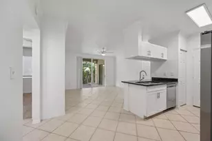 6475 Emerald Dunes Dr, West Palm Beach, FL 33411 - Photo 4